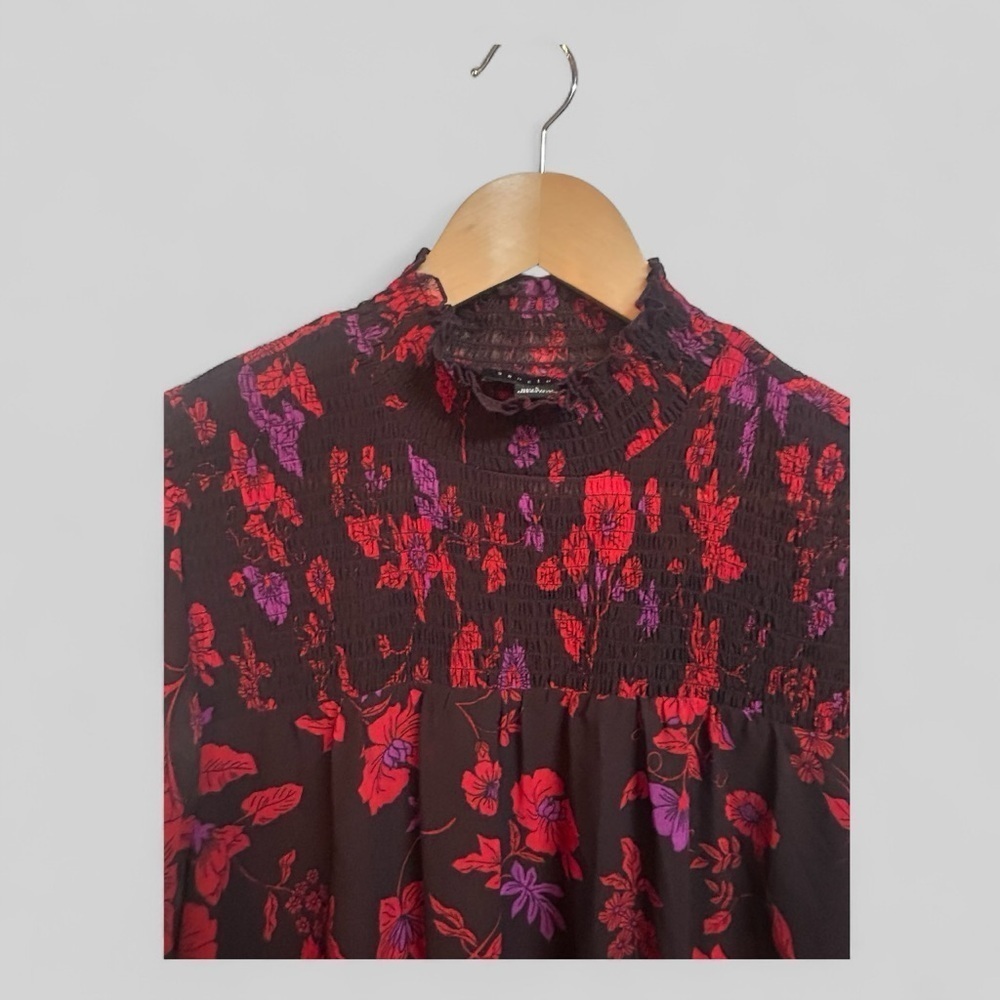 Sanctuary NIGHT WISH Sparks Fly Floral Printed Smocked Shift Dress Size Small - Picture 4 of 10